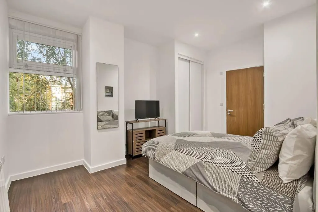 Heathrow 2-Bedroom Urban Oasis London United Kingdom